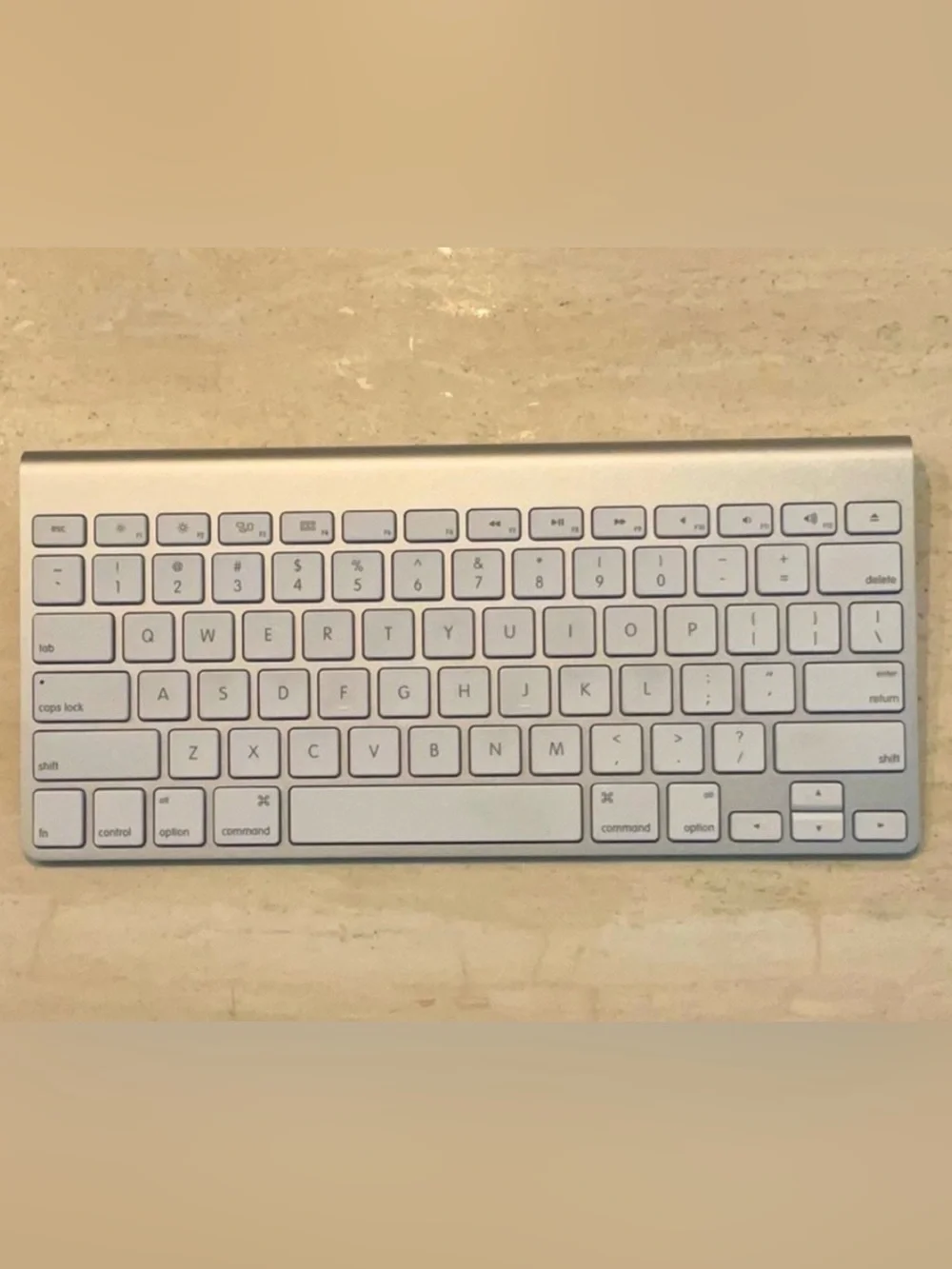 Apple Wireless Keyboard Model A1314 Genuine OEM Authentic